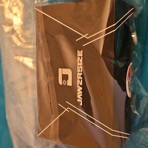JAWZRSIZE.  NWT.